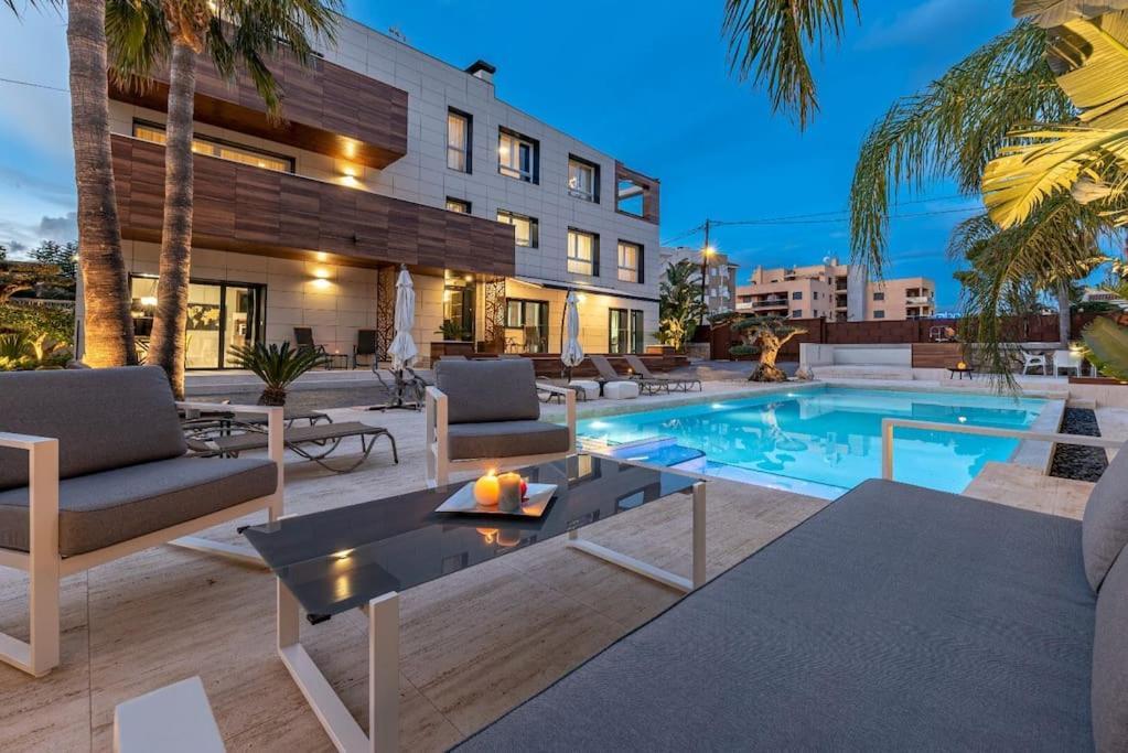 Luxury Casa Con Piscina, Wifi, 150M Dal Mare Apartamento Miami Playa Exterior foto