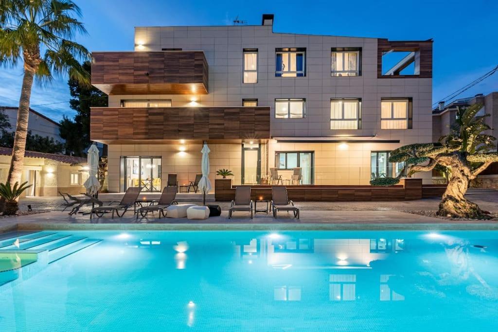 Luxury Casa Con Piscina, Wifi, 150M Dal Mare Apartamento Miami Playa Exterior foto